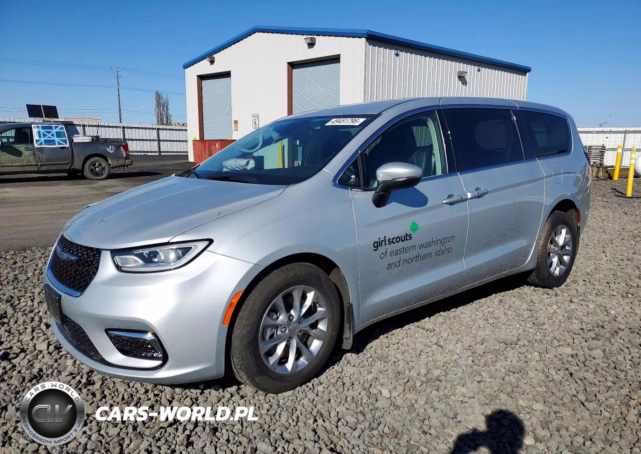 2023 Chrysler Pacifica Touring L