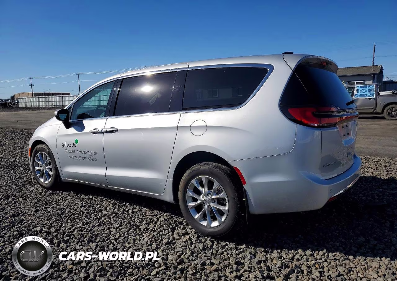 2023 Chrysler Pacifica Touring L VIN:2C4RC3BG8PR593472 - 2