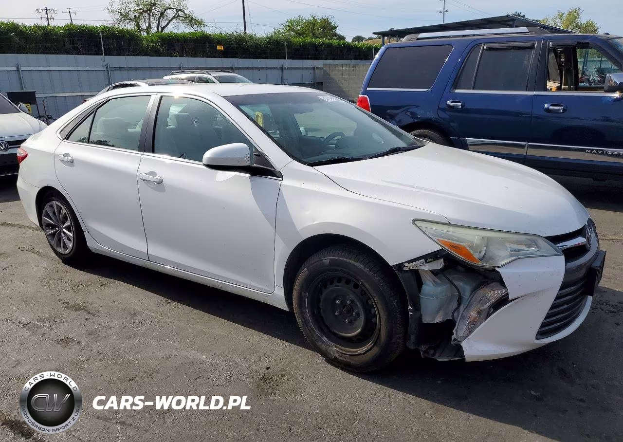 2016 Toyota Camry Le VIN:4T4BF1FK0GR533606 - 4