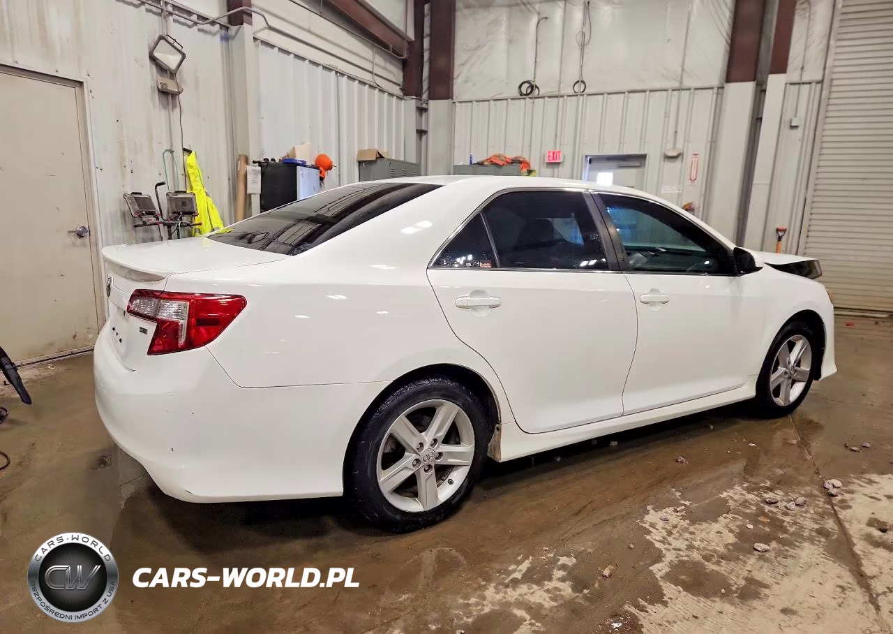 2014 Toyota Camry Se VIN:4T1BF1FK1EU341537 - 3