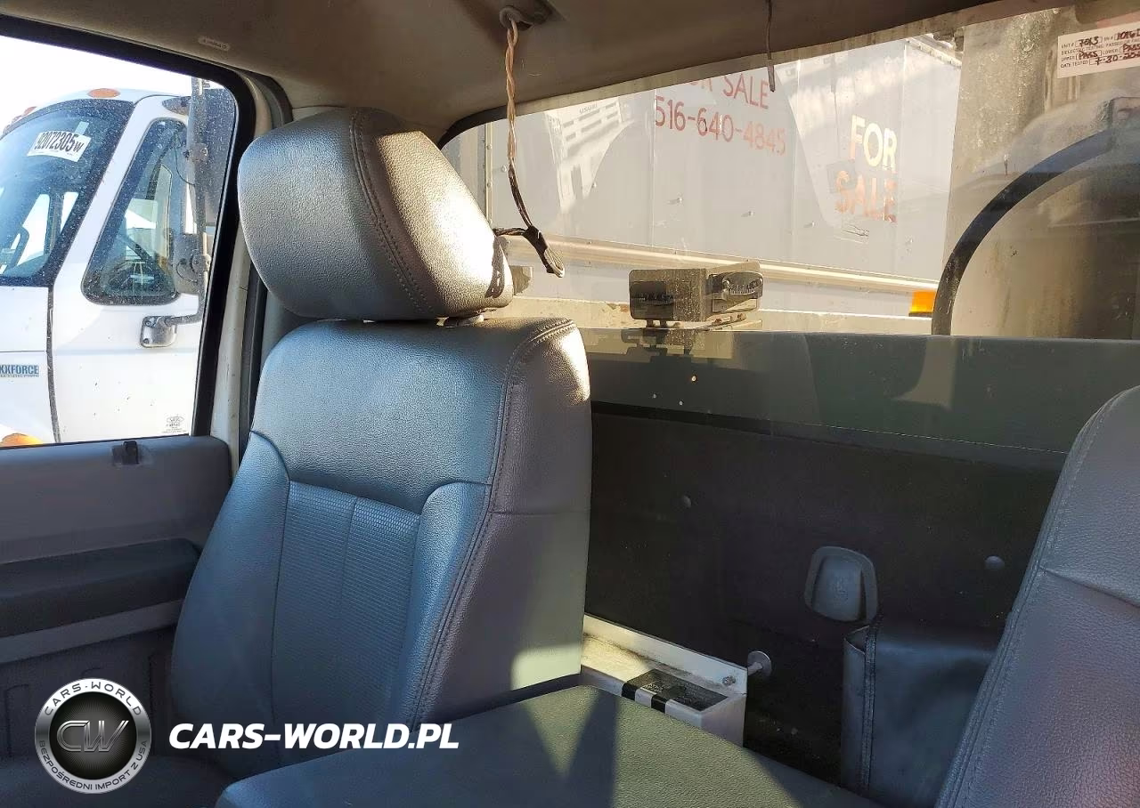 2016 Ford F550 Super Duty VIN:1FDUF5GT2GEC62981 - 6