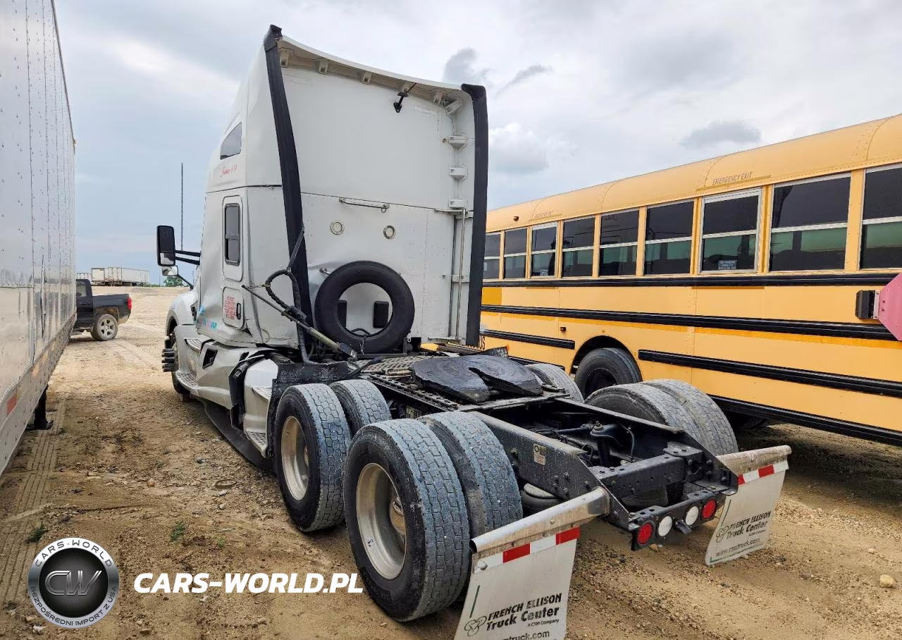 2021 Kenworth T680 Semi Truck VIN:1XKYDP9X0MJ446072 - 3