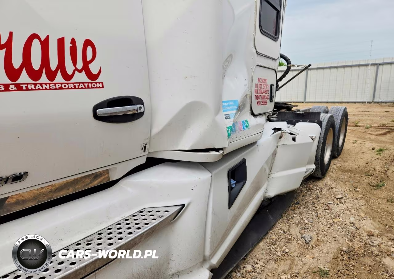 2021 Kenworth T680 Semi Truck VIN:1XKYDP9X0MJ446072 - 9