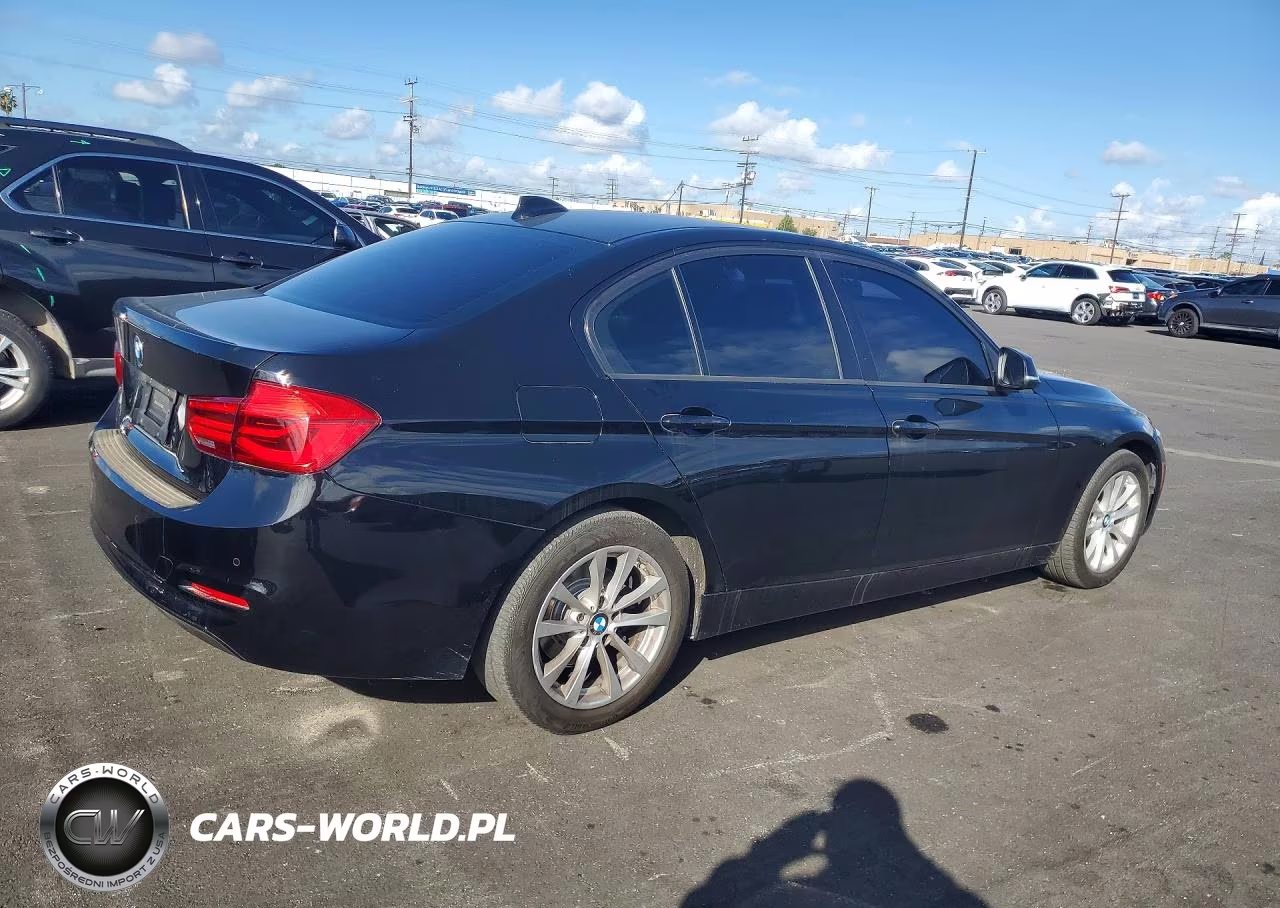 2017 BMW 320 I VIN:WBA8E1G30HNU17320 - 3