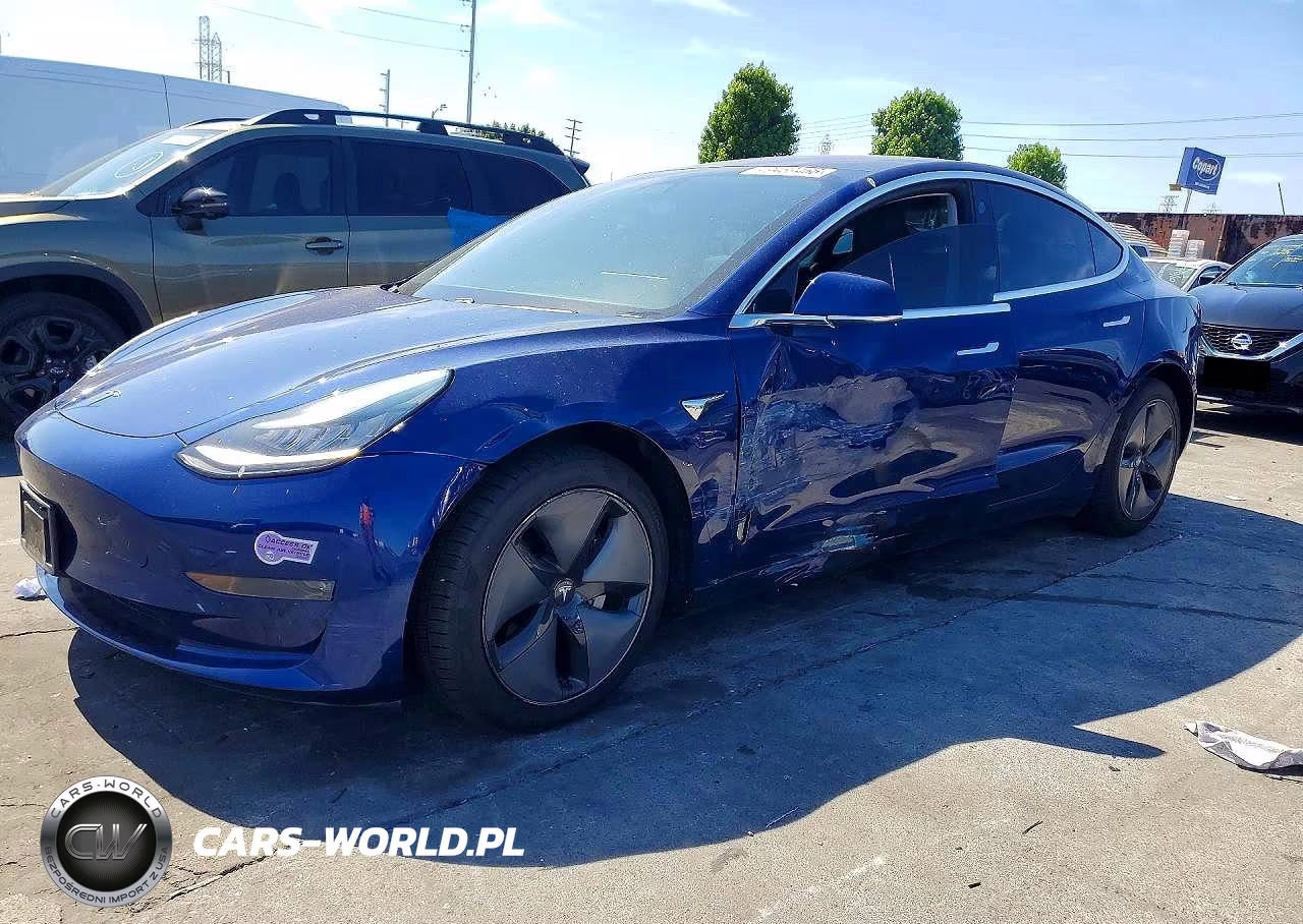 2018 Tesla Model 3 – zdjęcie 1 z 12