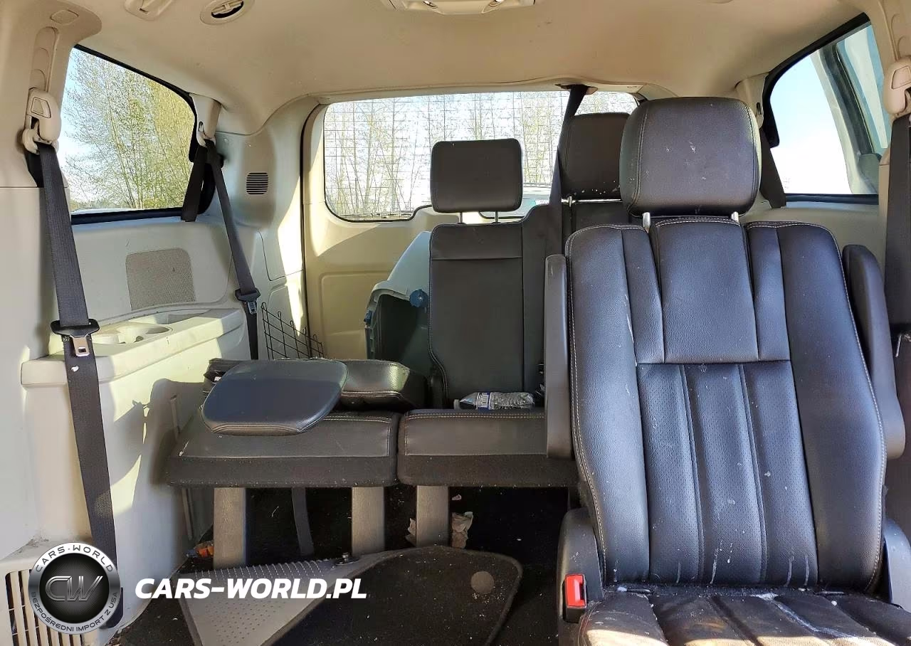 2019 Dodge Grand Caravan Crew VIN:2C4RDGDG9KR687371 - 10