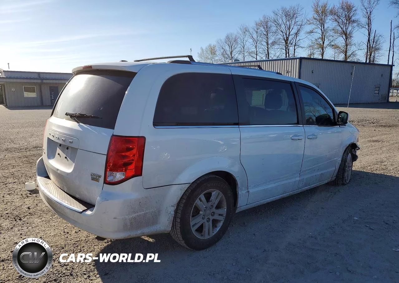 2019 Dodge Grand Caravan Crew VIN:2C4RDGDG9KR687371 - 3