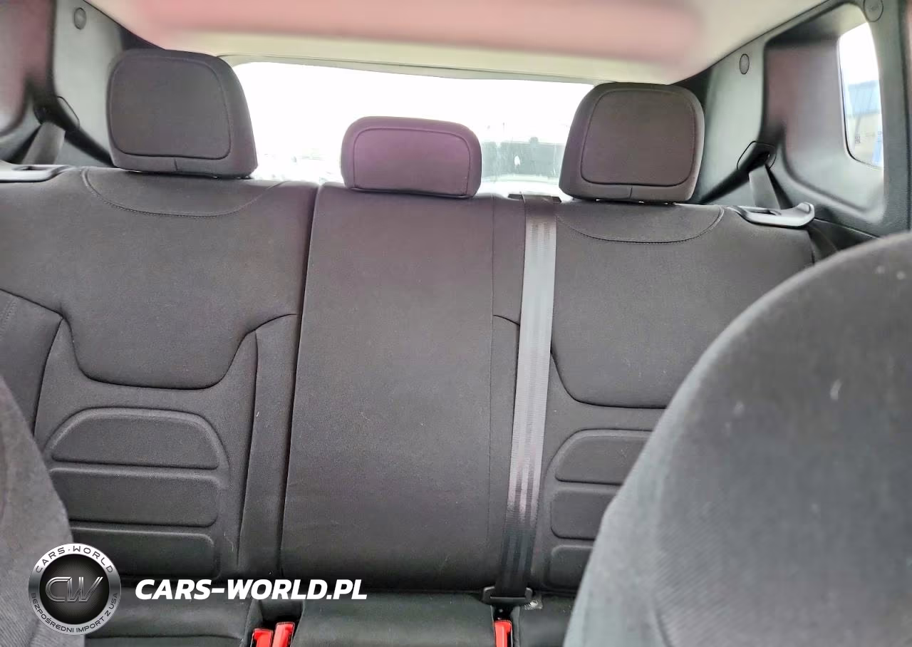 2018 Jeep Renegade Latitude VIN:ZACCJBBB4JPG95468 - 10
