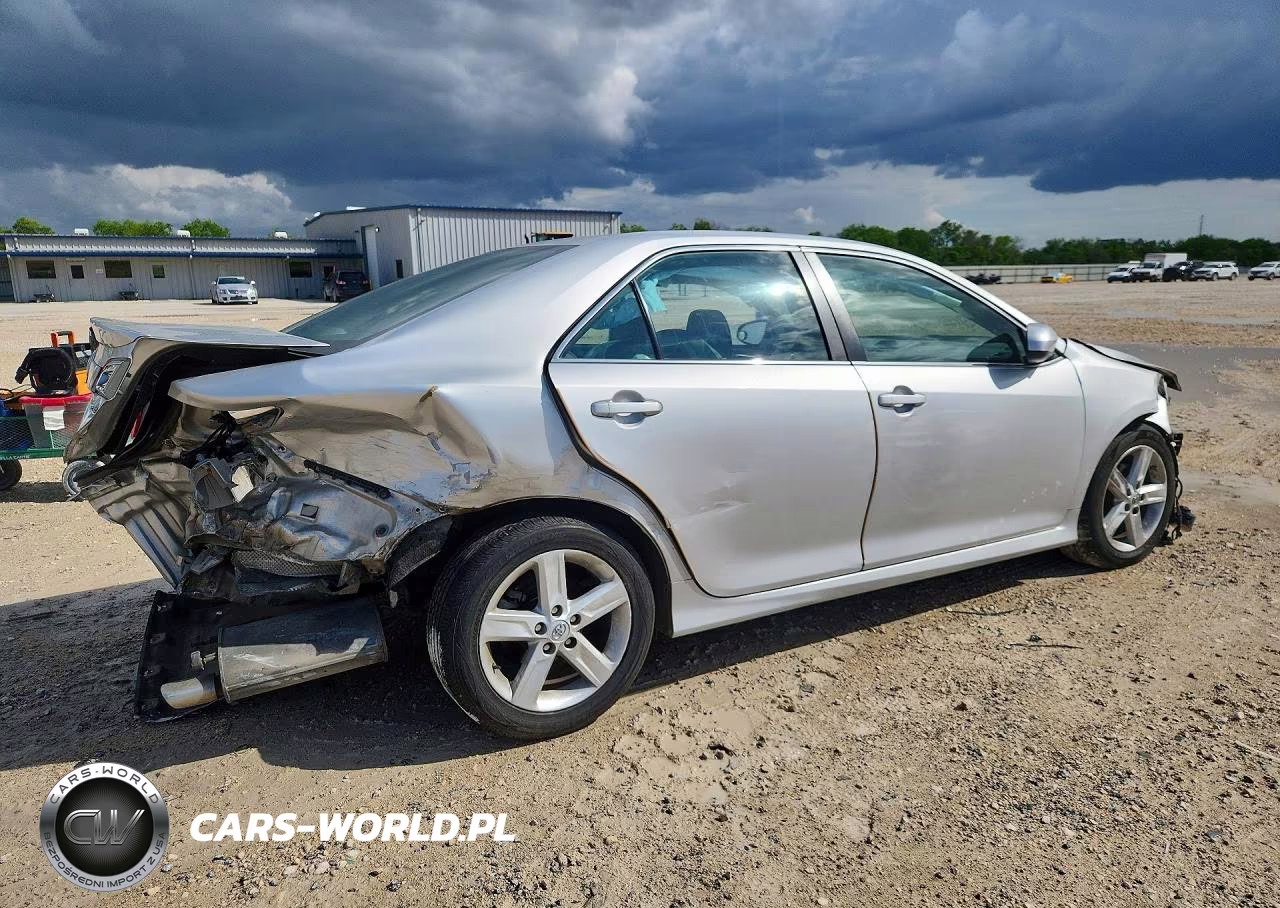2014 Toyota Camry Se VIN:4T1BF1FK9EU450716 - 3