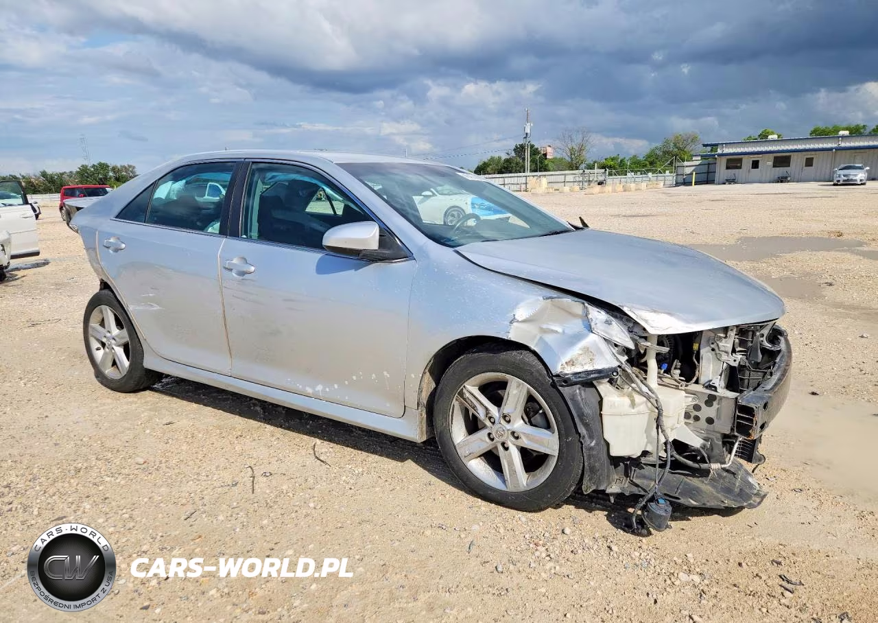 2014 Toyota Camry Se VIN:4T1BF1FK9EU450716 - 4