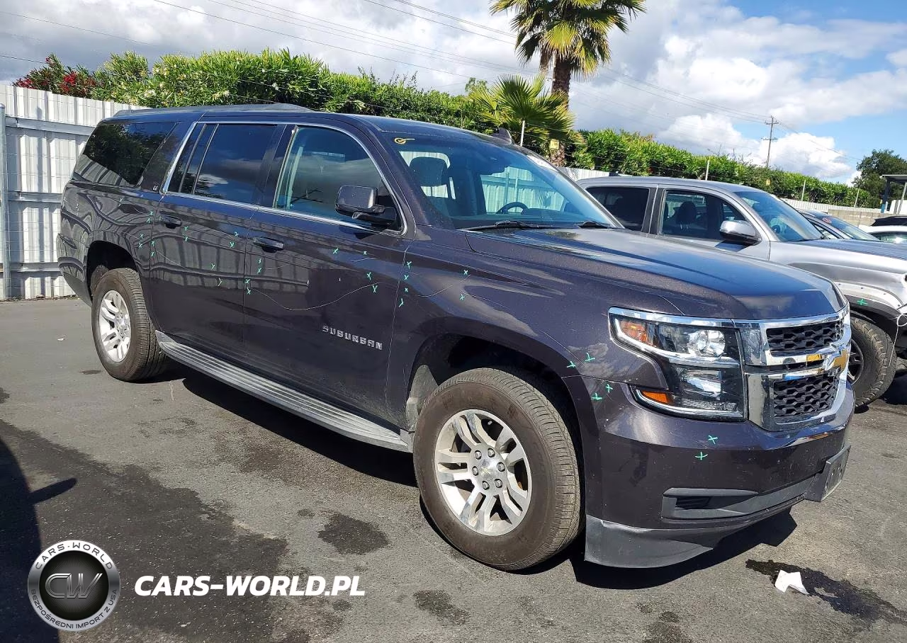 2018 Chevrolet Suburban C1500 Lt VIN:1GNSCHKC6JR380536 - 4
