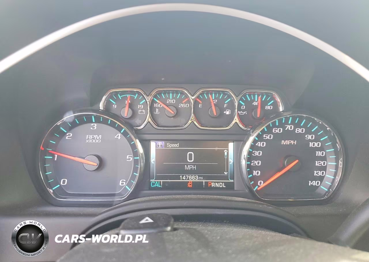 2018 Chevrolet Suburban C1500 Lt VIN:1GNSCHKC6JR380536 - 9