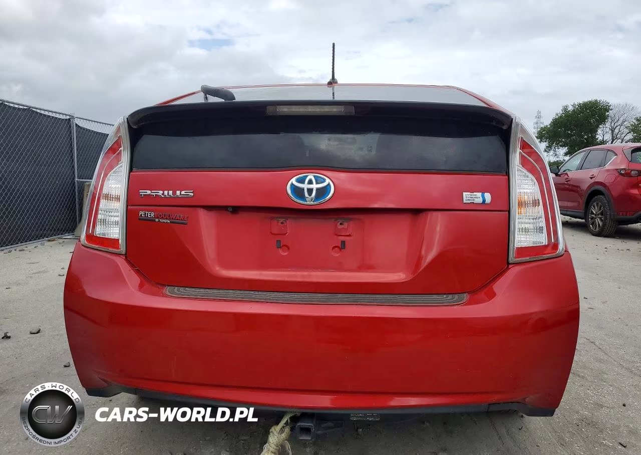 2015 Toyota Prius Two VIN:JTDKN3DU1F1915533 - 6
