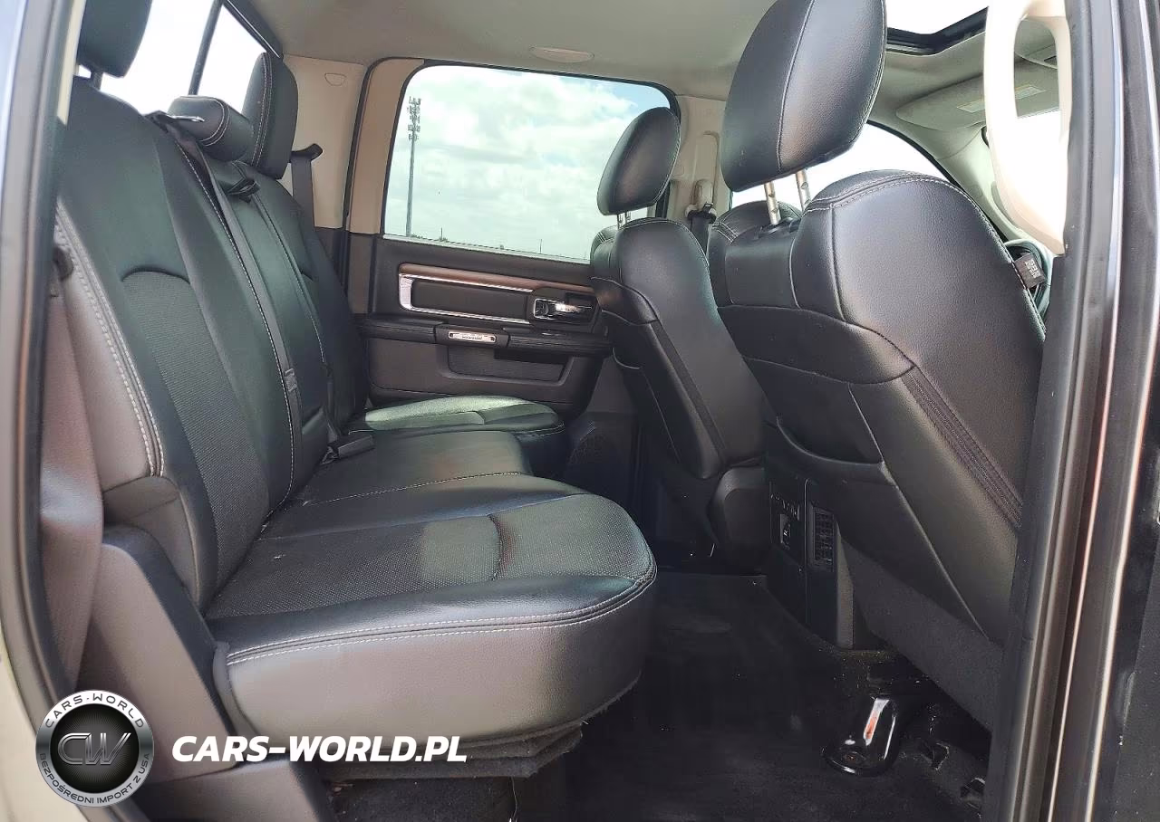 2016 Ram 1500 Laramie VIN:1C6RR7NM3GS115604 - 10