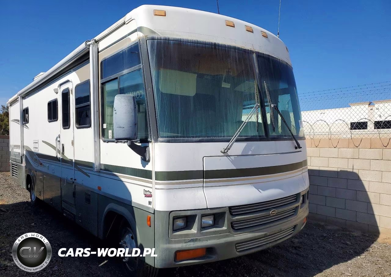 2001 Winnebago Camper