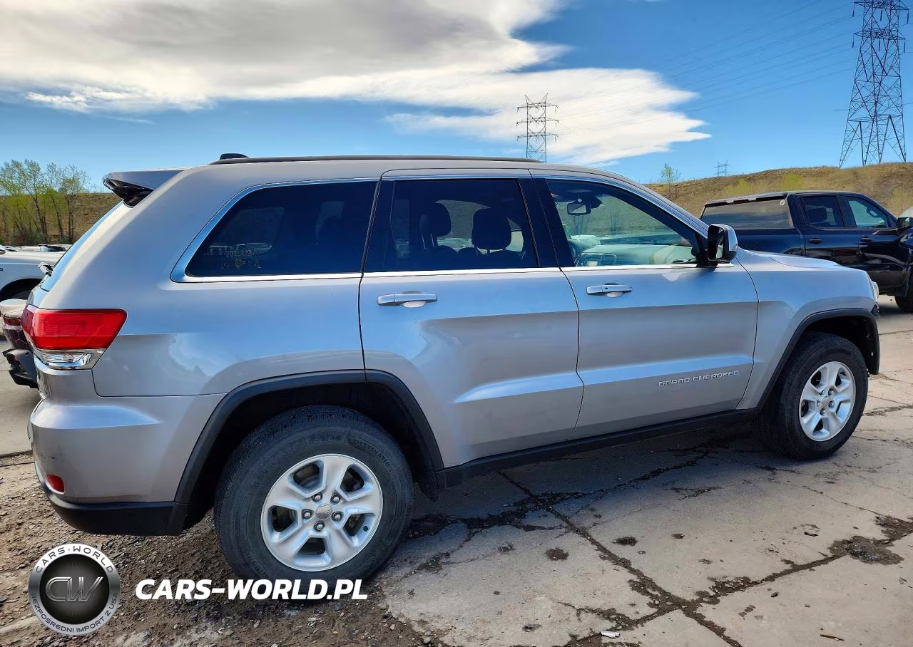 2014 Jeep Grand Cherokee Laredo VIN:1C4RJFAG0EC242960 - 3