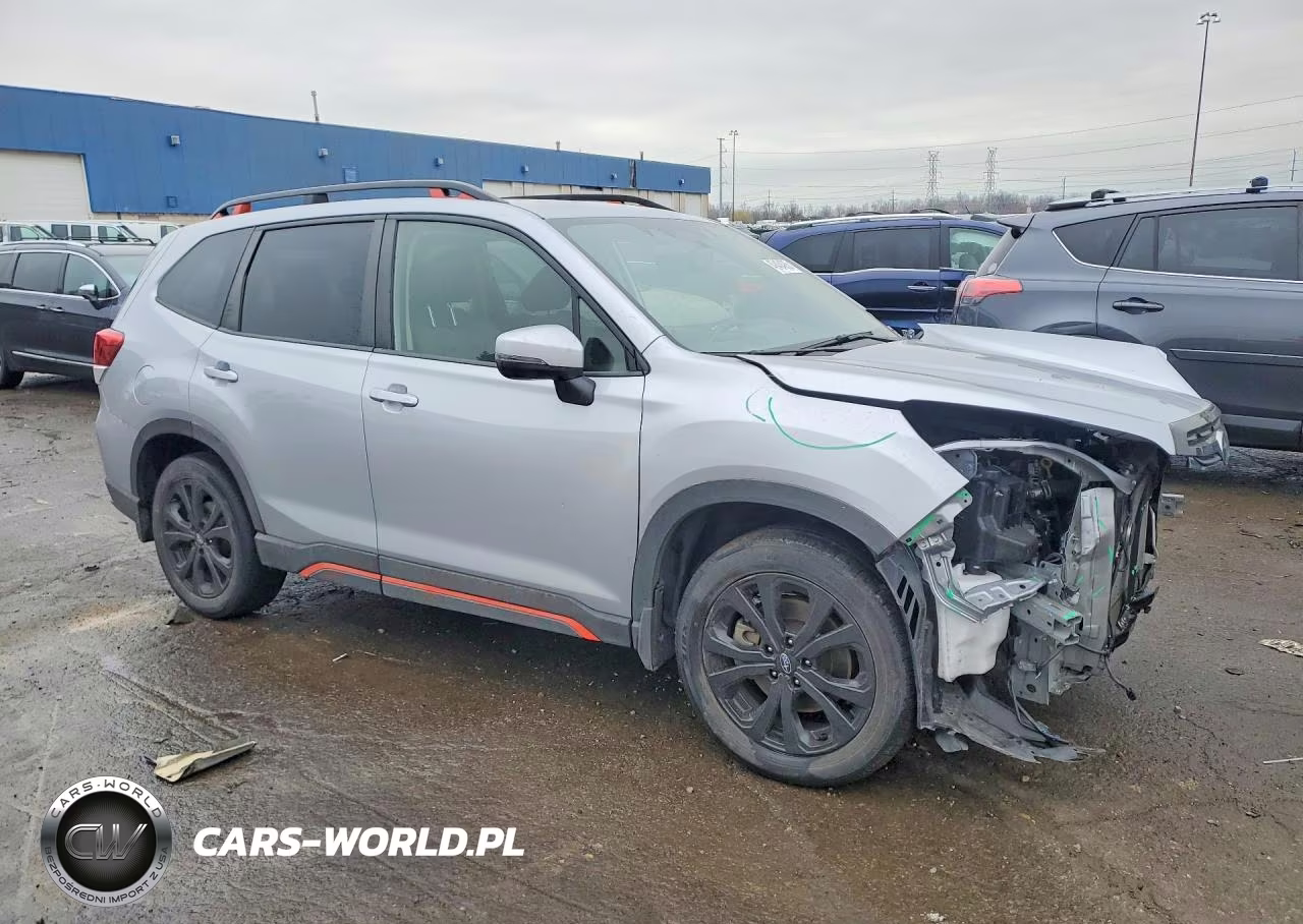 2023 Subaru Forester Sport VIN:JF2SKAJC4PH530101 - 4