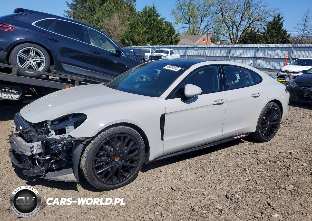 2018 Porsche Panamera 4