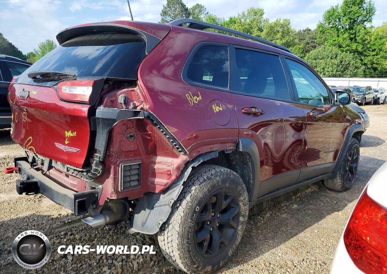 2018 Jeep Cherokee Trailhawk VIN:1C4PJMBX2JD600736 - 3