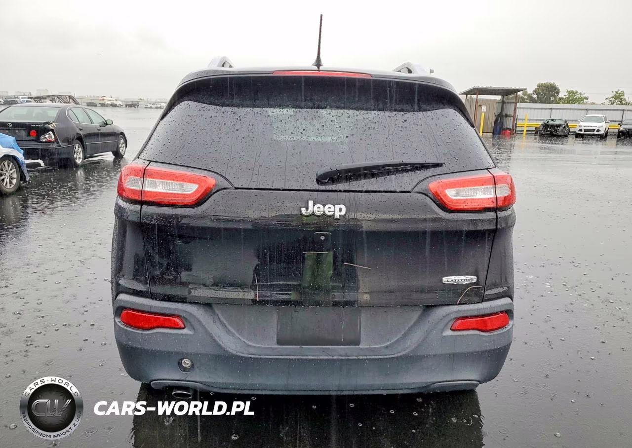 2017 Jeep Cherokee Latitude VIN:1C4PJLCBXHW663546 - 6