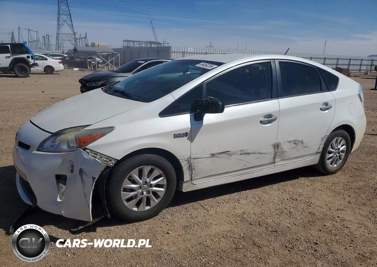 2013 Toyota Prius Plug-In Hybrid Base – zdjęcie 1 z 12