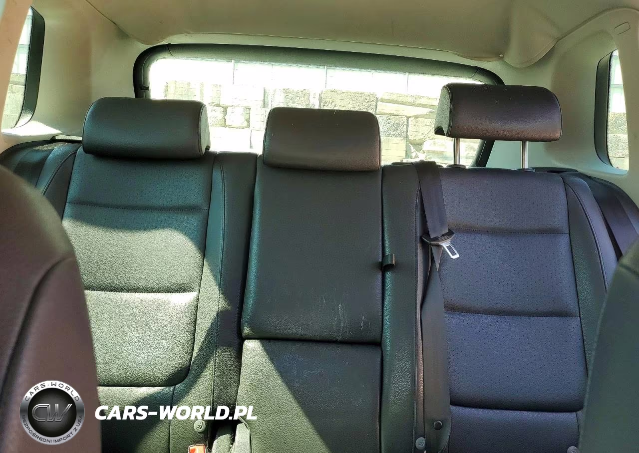 2011 Volkswagen Tiguan S VIN:WVGAV7AX0BW504327 - 10