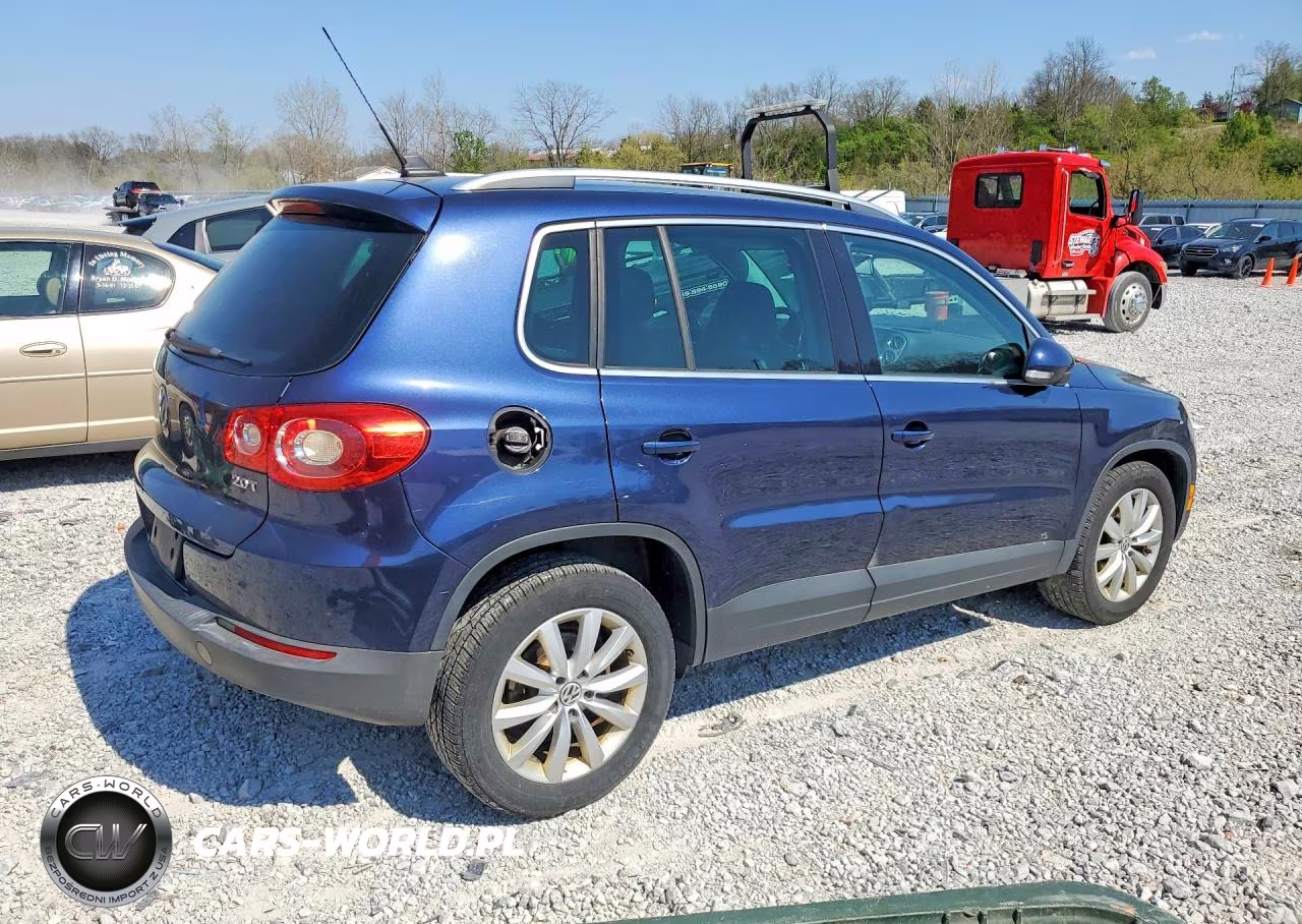 2011 Volkswagen Tiguan S VIN:WVGAV7AX0BW504327 - 3