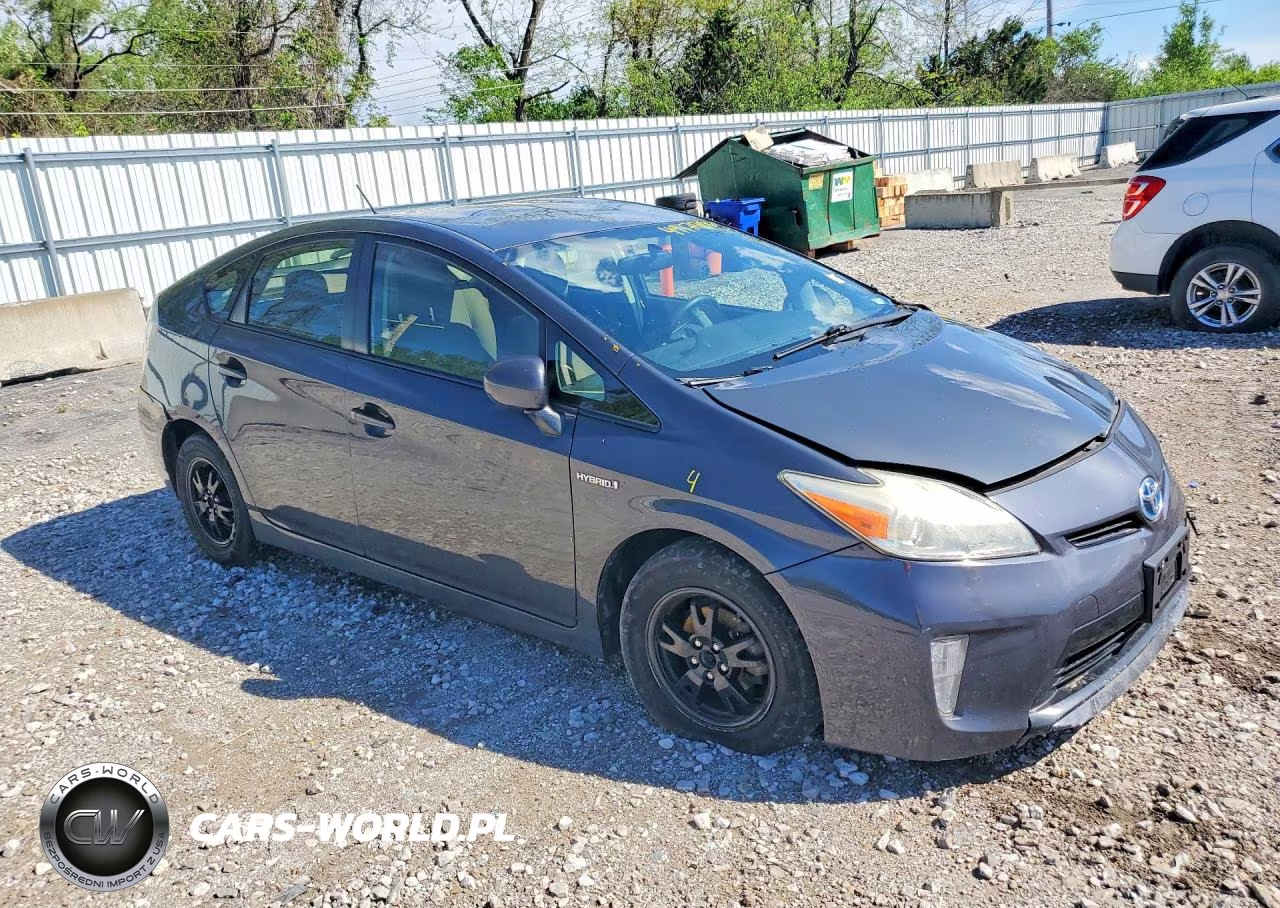 2014 Toyota Prius Two VIN:JTDKN3DU8E0368216 - 4