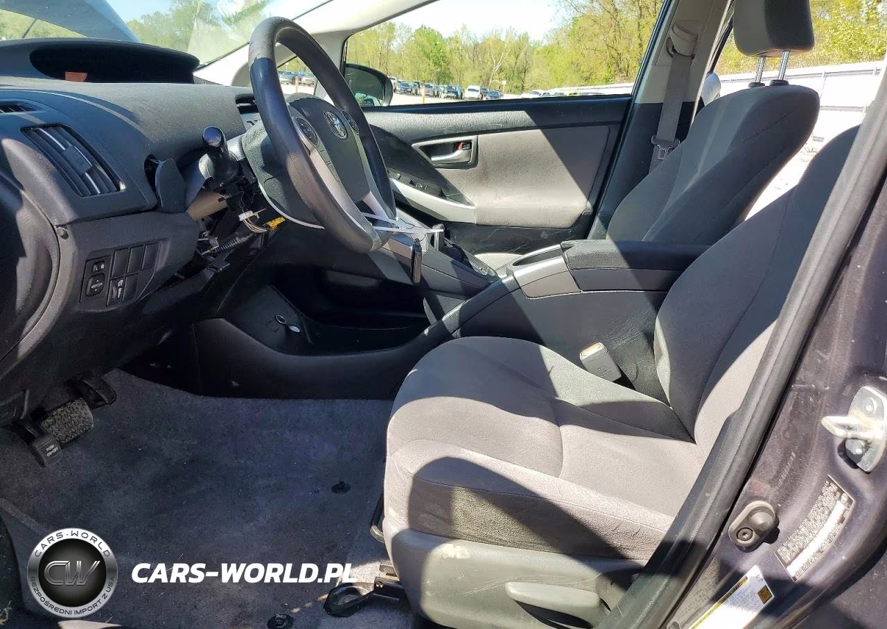 2014 Toyota Prius Two VIN:JTDKN3DU8E0368216 - 7