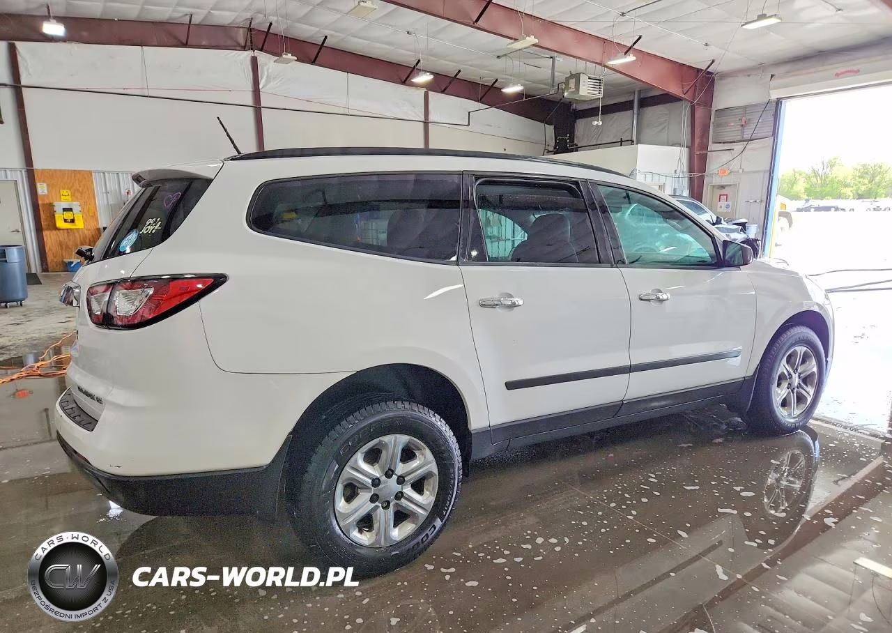 2016 Chevrolet Traverse Ls VIN:1GNKRFED0GJ236320 - 3