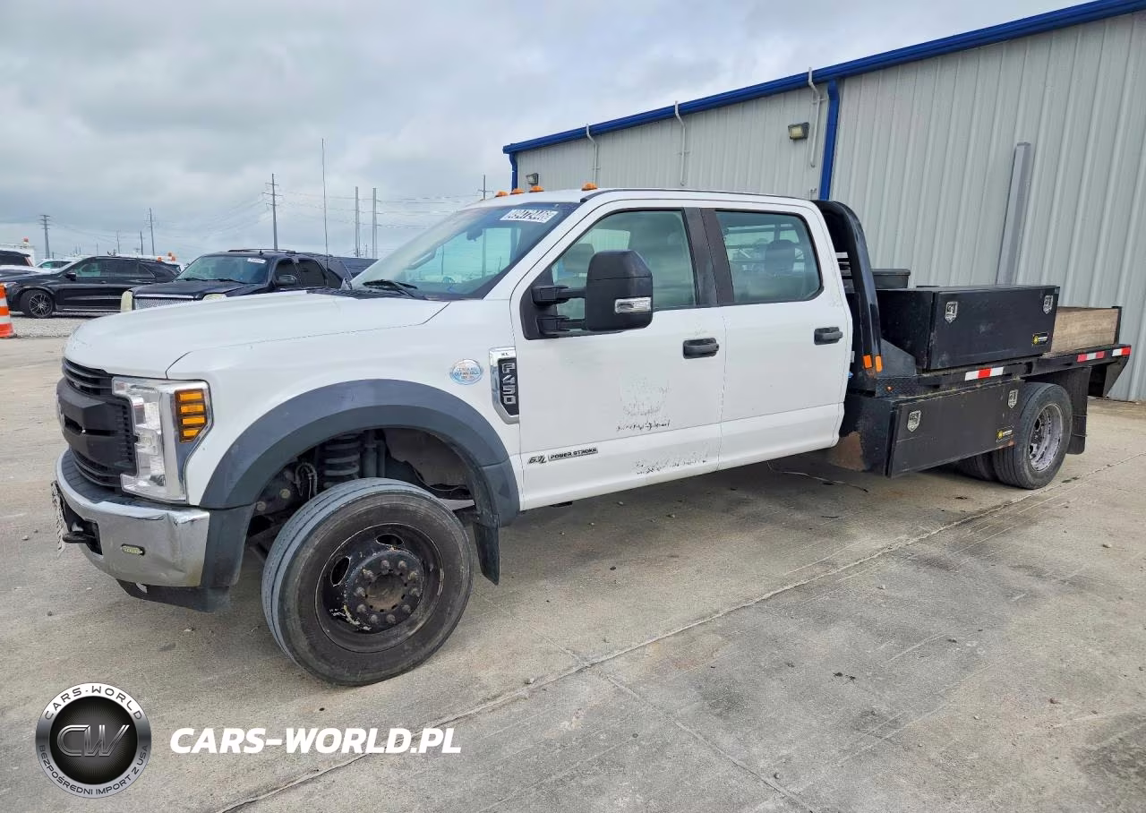 2019 Ford F450 Super Duty Flatbed Truck