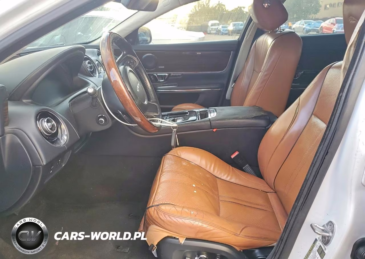 2016 Jaguar Xj VIN:SAJWA1C74G8W01849 - 7