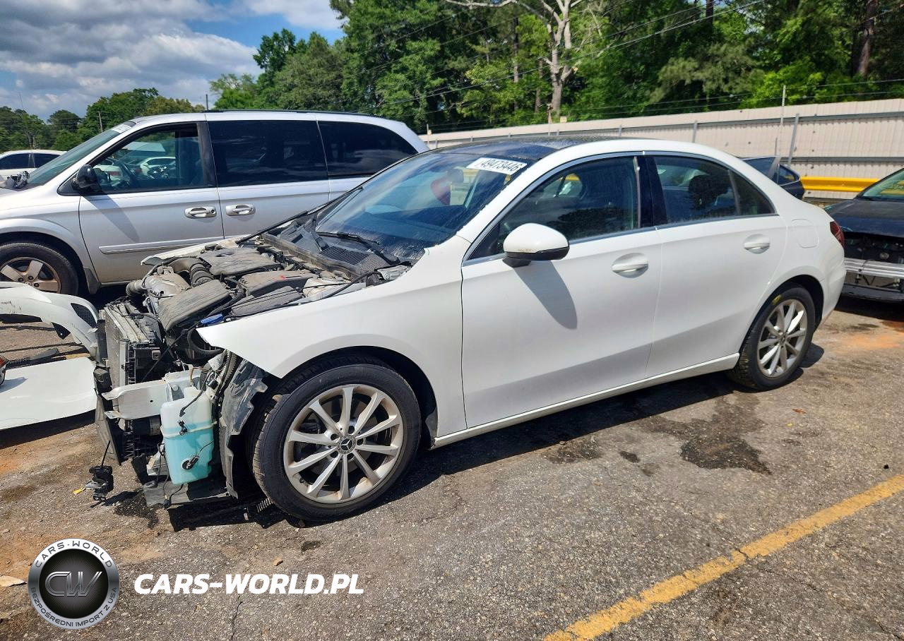 2021 Mercedes-Benz A 220