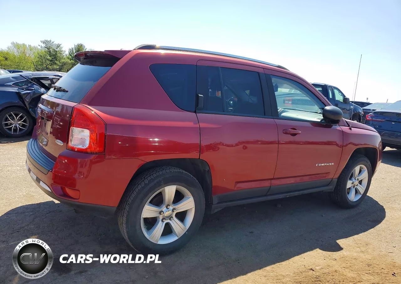 2012 Jeep Compass Latitude VIN:1C4NJDEB7CD630597 - 3