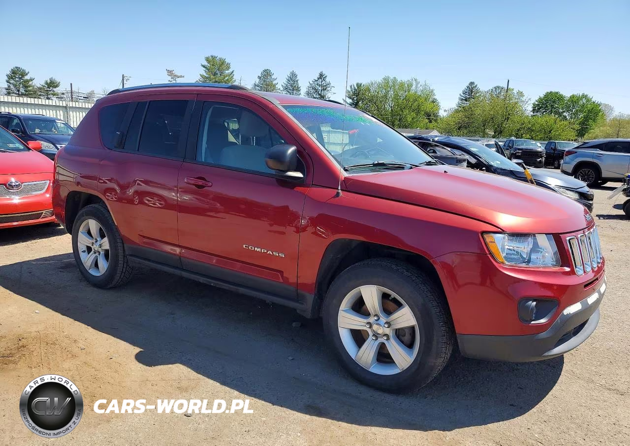 2012 Jeep Compass Latitude VIN:1C4NJDEB7CD630597 - 4