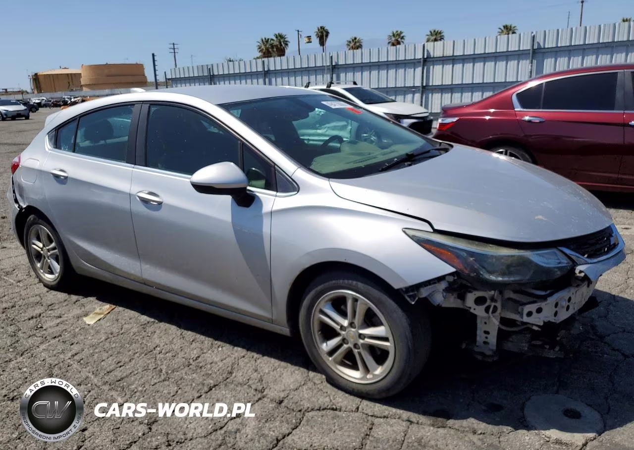 2017 Chevrolet Cruze Lt VIN:3G1BE6SM4HS519966 - 4
