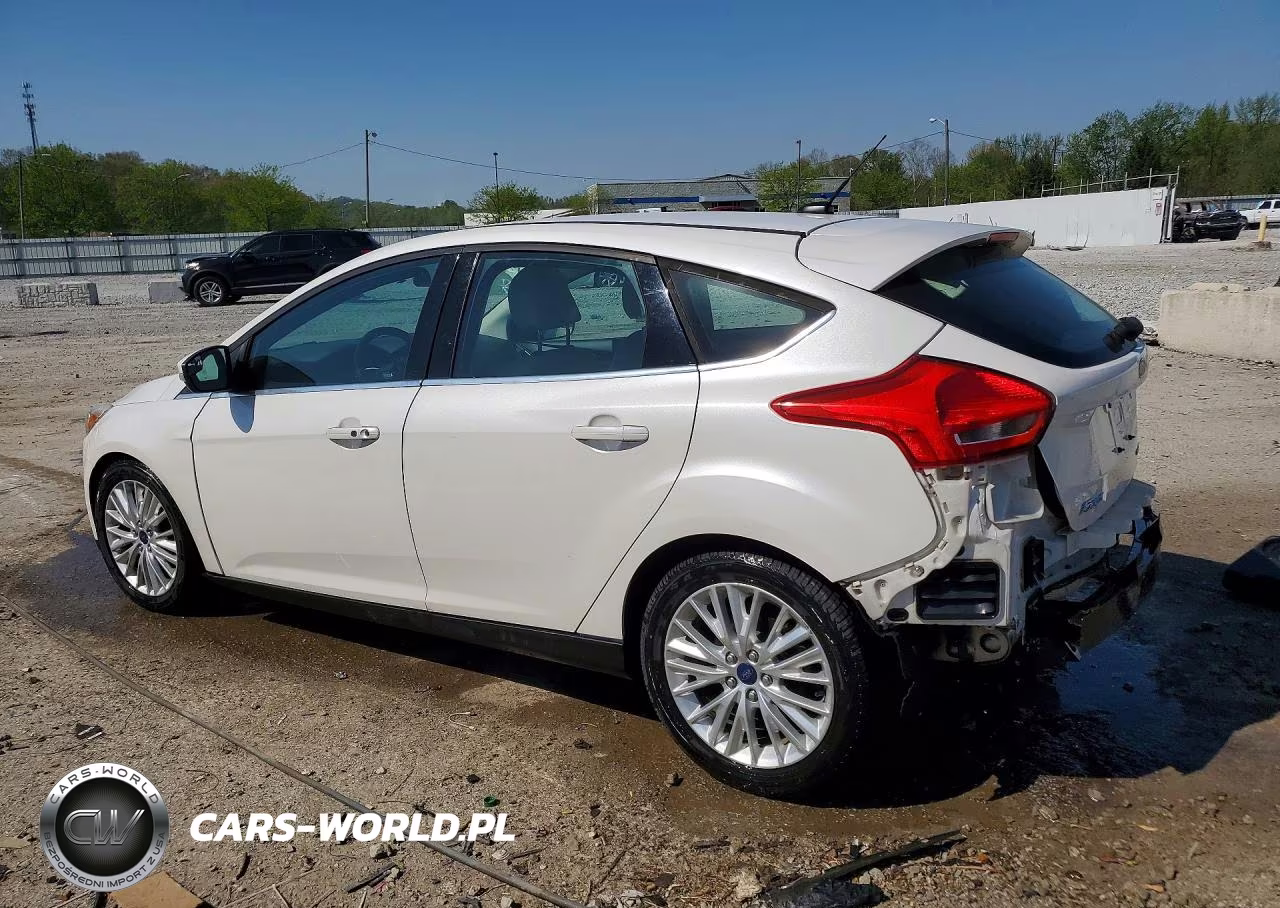 2016 Ford Focus Titanium VIN:1FADP3N2XGL332681 - 2