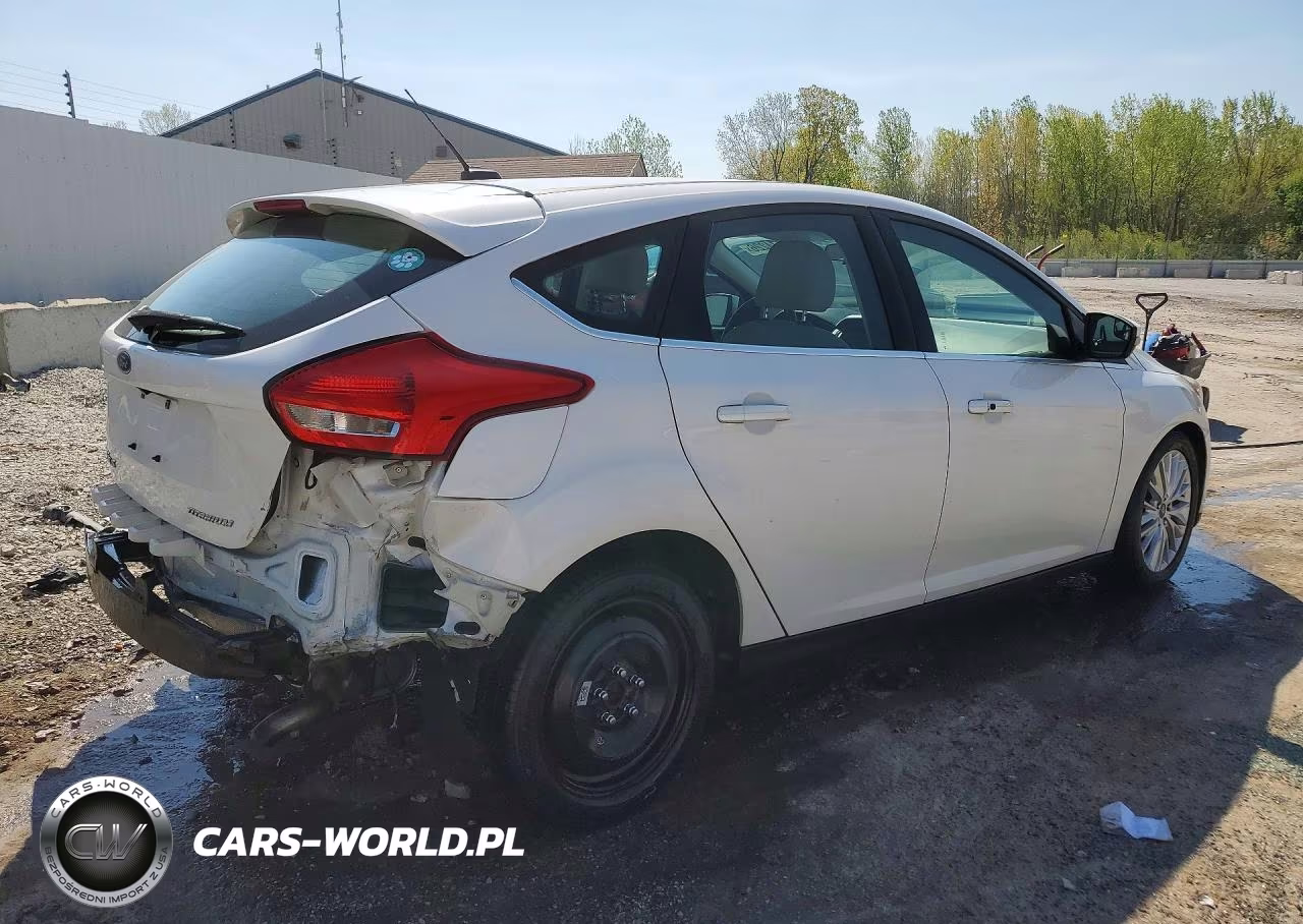 2016 Ford Focus Titanium VIN:1FADP3N2XGL332681 - 3