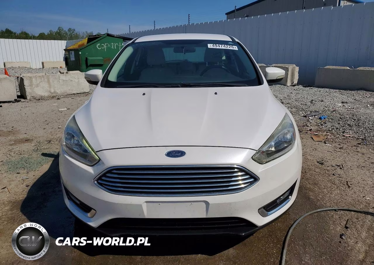 2016 Ford Focus Titanium VIN:1FADP3N2XGL332681 - 5