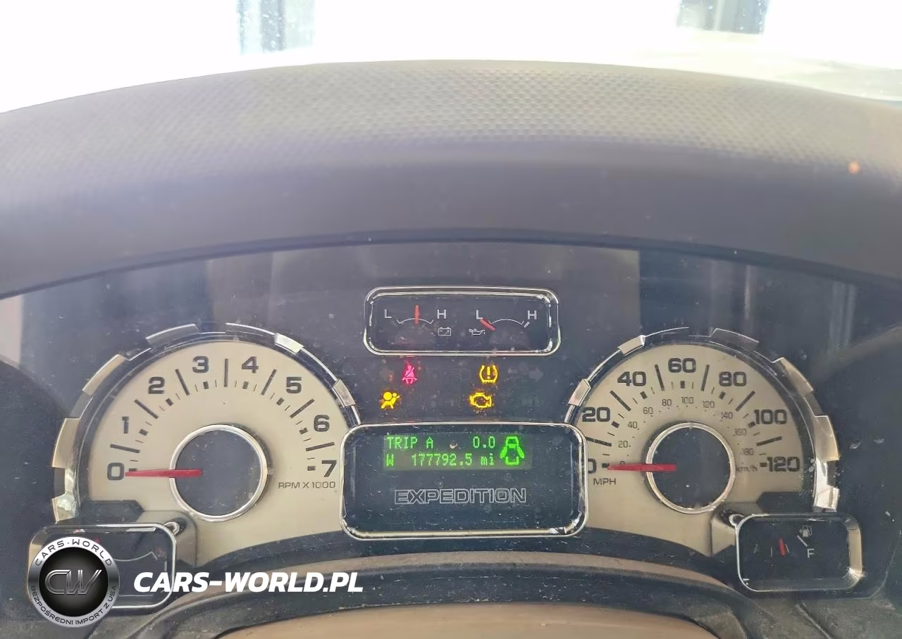 2013 Ford Expedition Xlt VIN:1FMJU1J58DEF02882 - 9