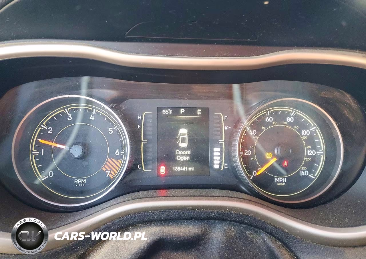 2015 Jeep Cherokee Sport VIN:1C4PJMAB4FW666559 - 9