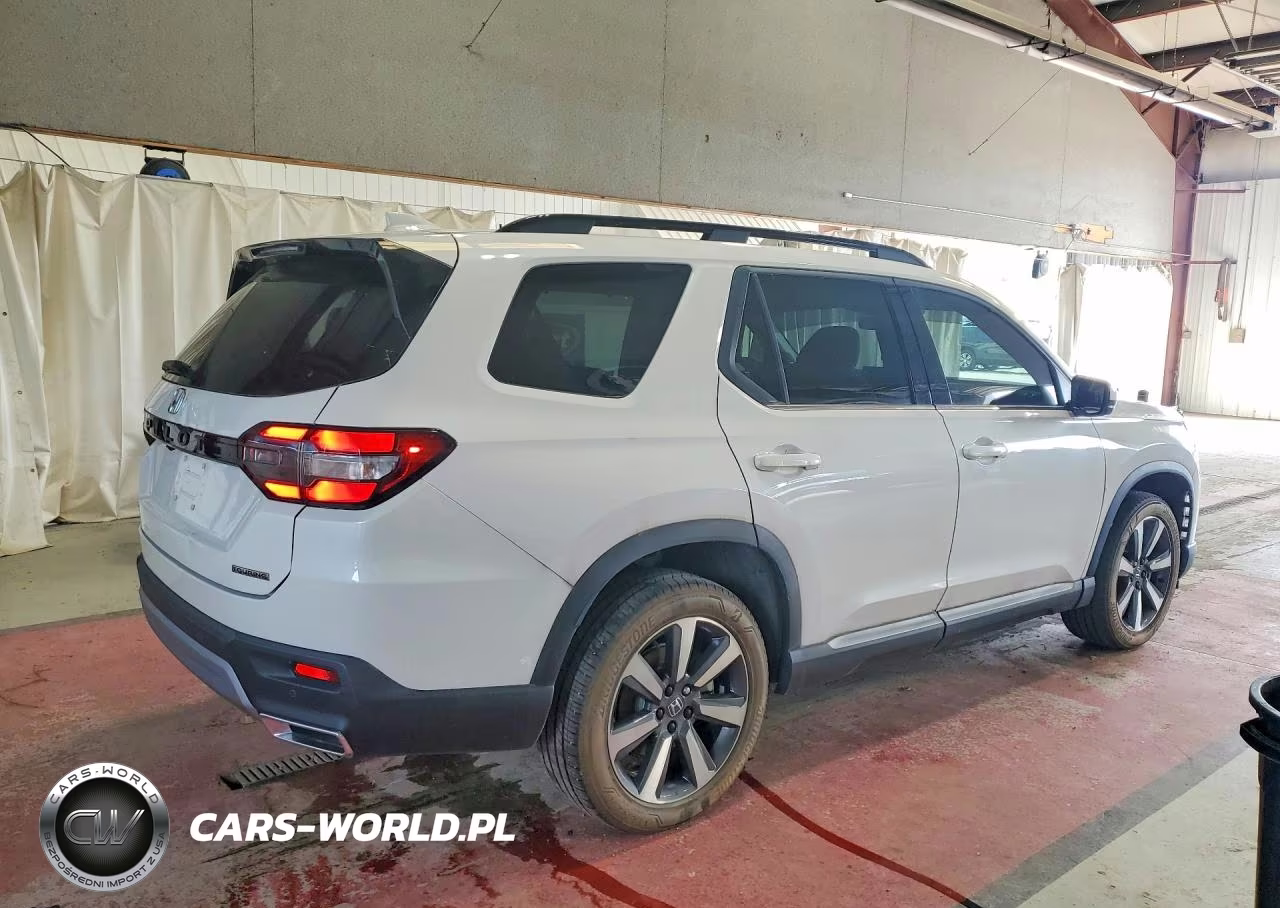 2024 Honda Pilot Touring VIN:5FNYG1H77RB000047 - 3