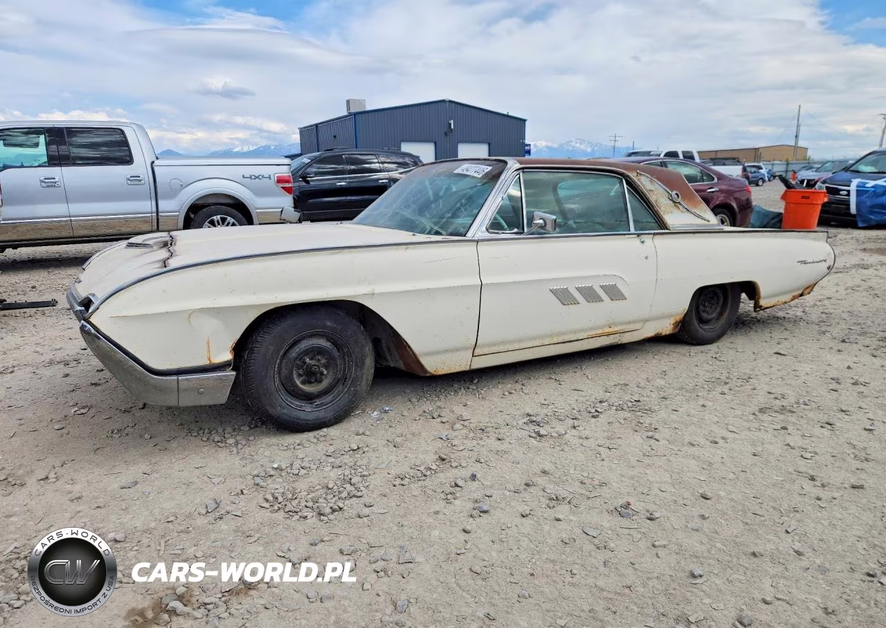 1962 Ford Thunderbird