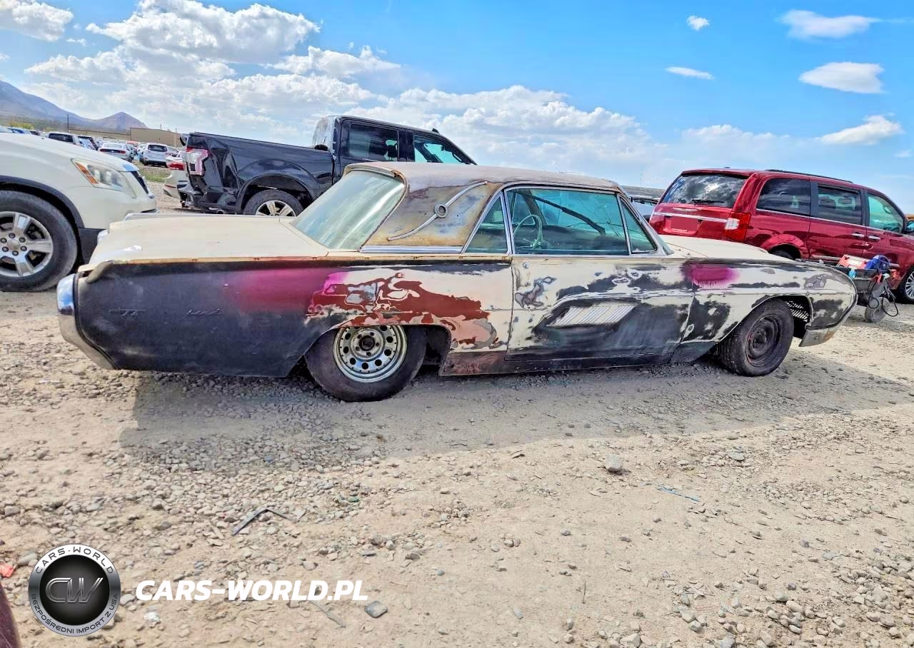 1962 Ford Thunderbird VIN:3Y87Z155998 - 3