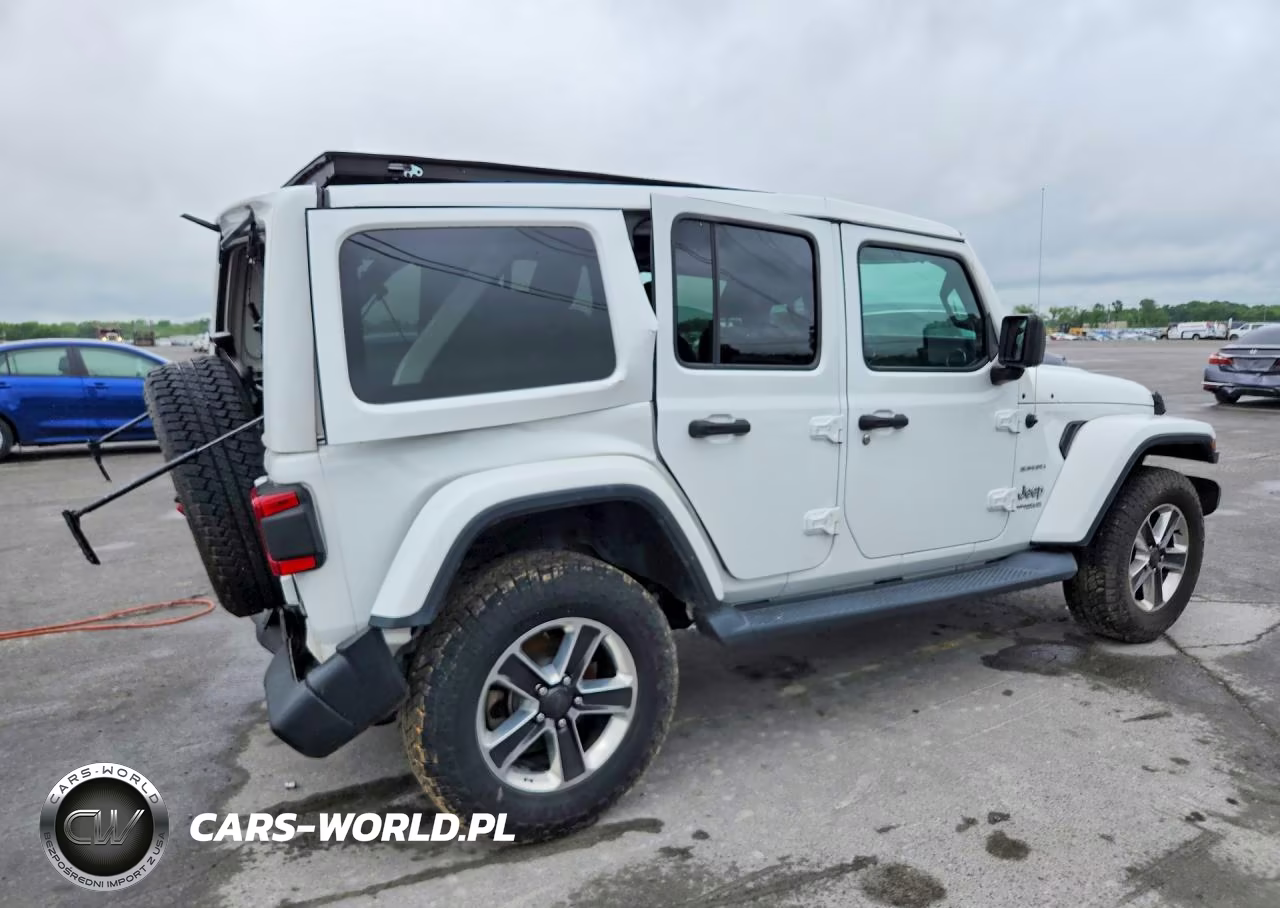 2019 Jeep Wrangler Unlimited Sahara VIN:1C4HJXEN4KW679512 - 3