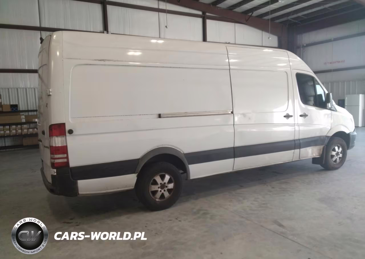 2014 Mercedes Benz Sprinter 2500 Delivery Van VIN:WD3PE8CC6E5859635 - 3