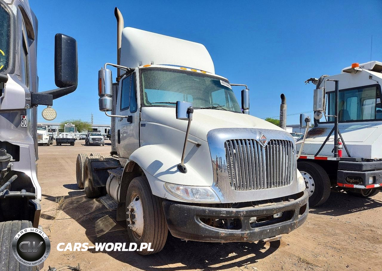 2013 International 8000