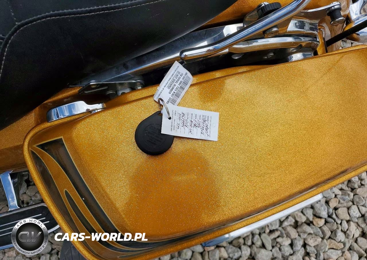 2016 Harley-Davidson Fltrx Road Glide VIN:1HD1KHM16GB639996 - 8