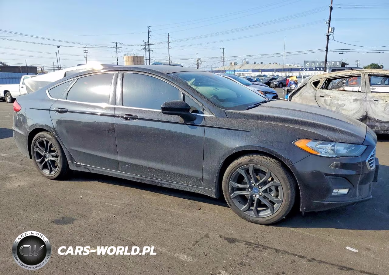 2019 Ford Fusion Se VIN:3FA6P0HD0KR177394 - 4