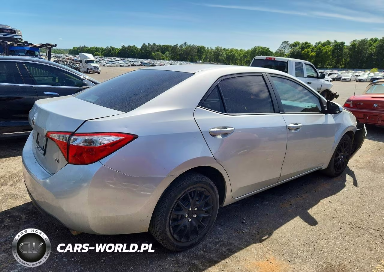 2016 Toyota Corolla Le VIN:5YFBURHE8GP550354 - 3